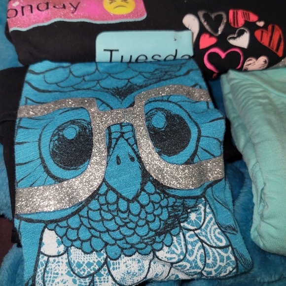 T-Shirts Bundle of 8 Big Girls Size Large 10-12 - Picture 5 of 7